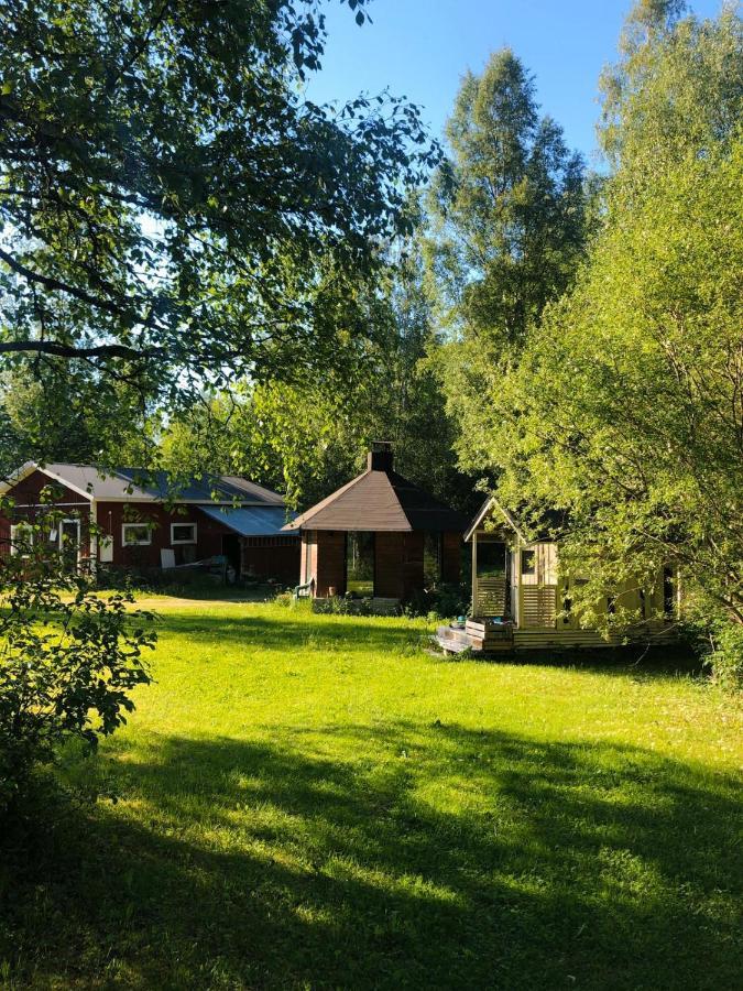 Pihlajamaeen Lomamoekit Vanhakyla Bagian luar foto